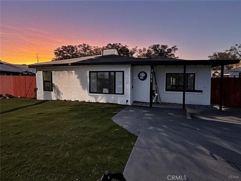 Photo of 26868 Cypress Street, Highland, CA 92346 (MLS # CV25260199)