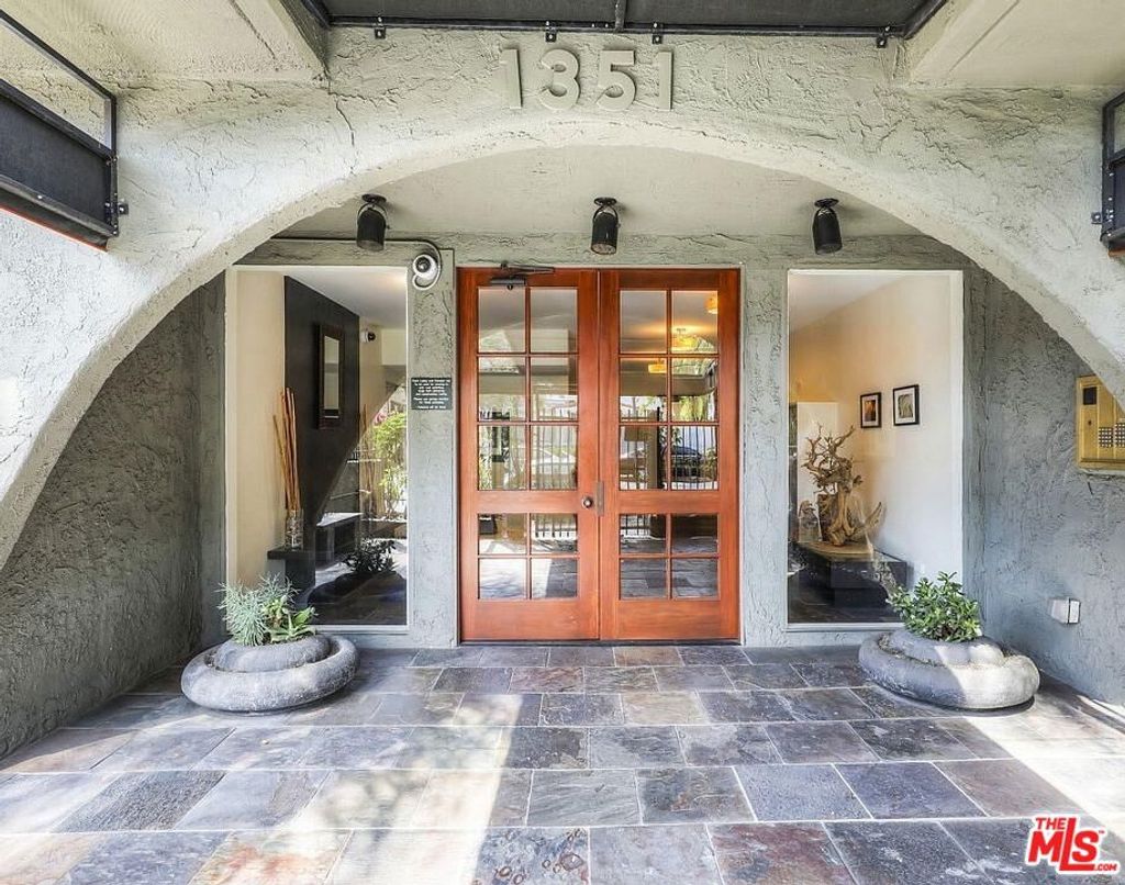 Photo of 1351 N Orange Drive #117, Los Angeles, CA 90028 (MLS # 25537825)