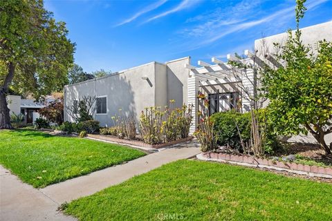 Photo of 2005 Via Mariposa W #B, Laguna Woods, CA 92637 (MLS # OC26040140)