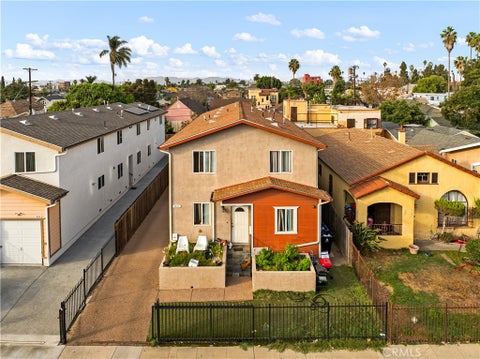 Photo of 831 W 50th Pl, Los Angeles, CA 90037 (MLS # OC26221761)