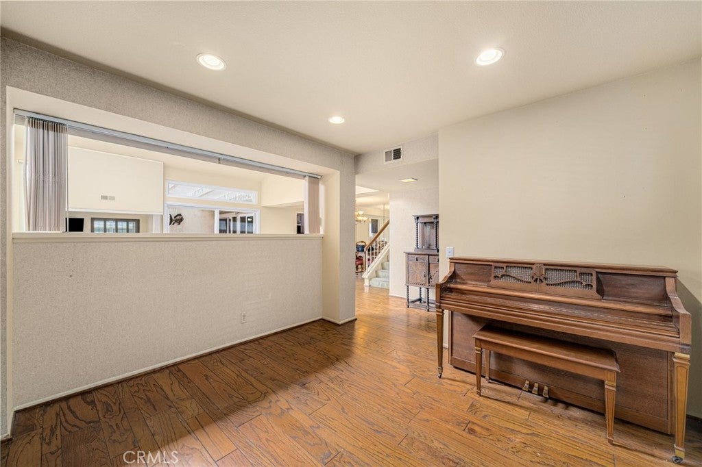 65 Claret, Irvine CA 92614 - Photo 9