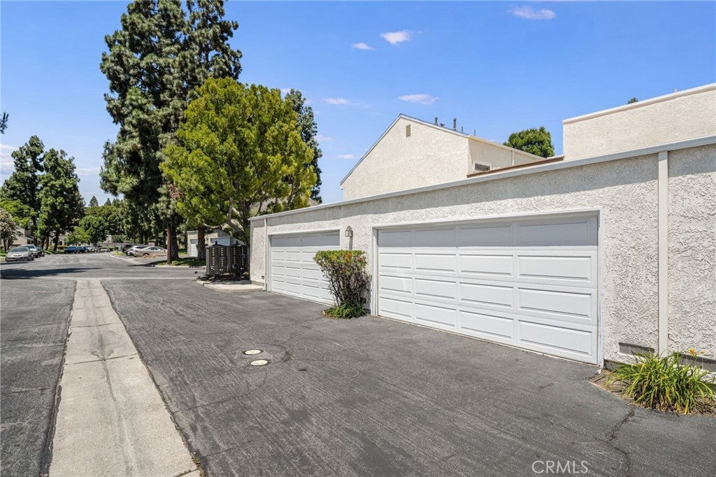 65 Claret, Irvine CA 92614 - Photo 30