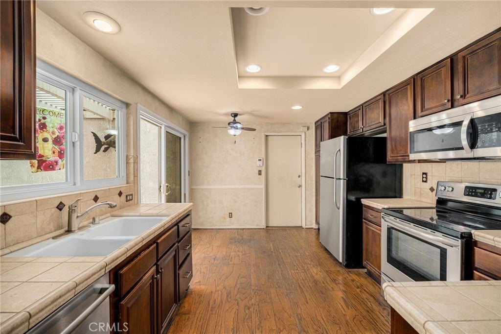 65 Claret, Irvine CA 92614 - Photo 12