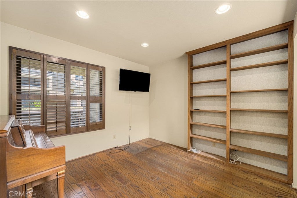 65 Claret, Irvine CA 92614 - Photo 8