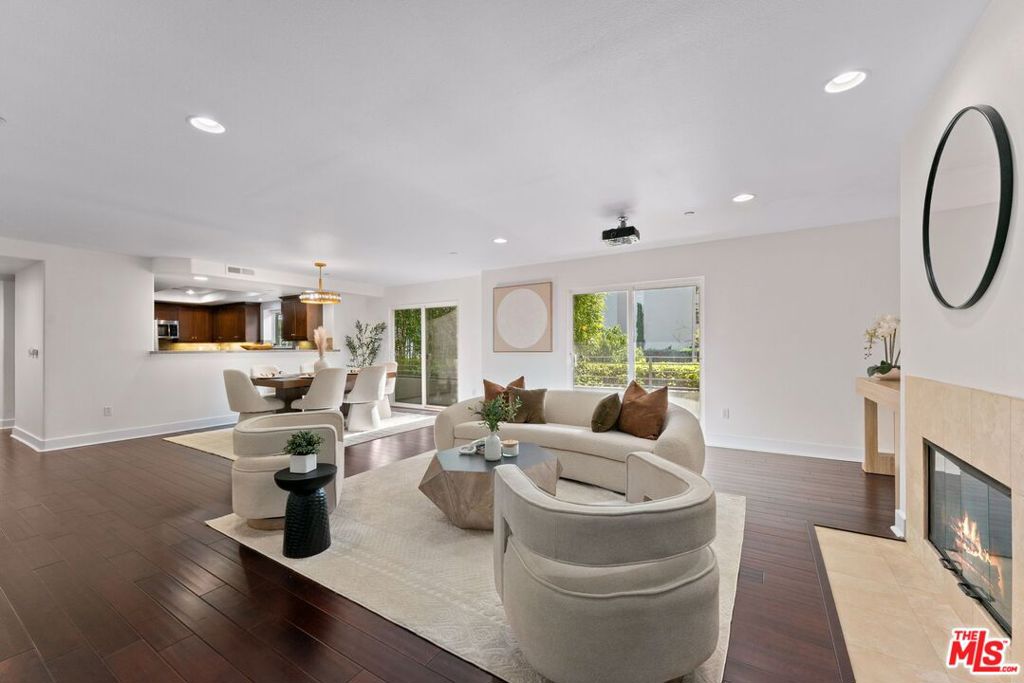 7249 Franklin Avenue 101