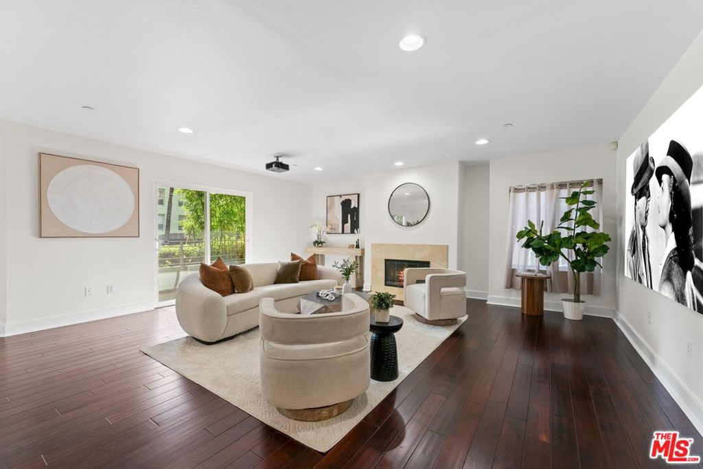 7249 Franklin Avenue 101