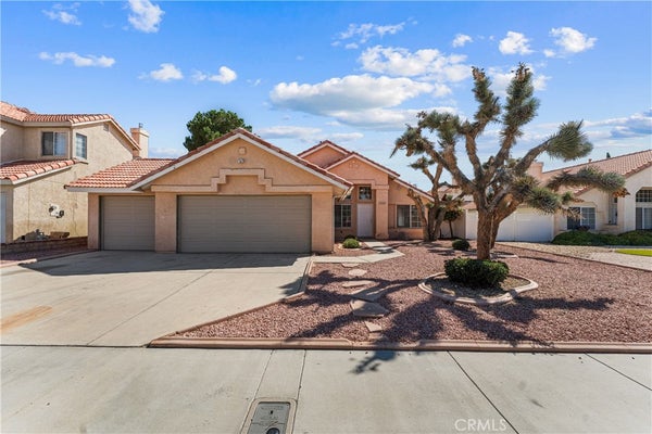 5546 LAUREL AVE, PALMDALE, CA 93552 - Image df08cda70e31a32cfa2fbcf963f4fb1b/3119680719