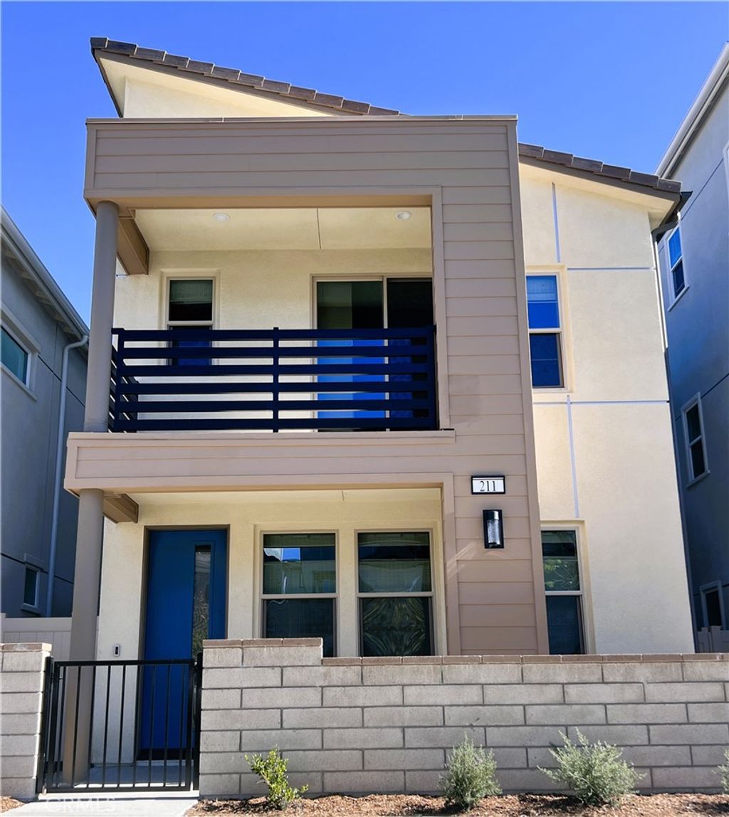 Photo of 211 Goldfinch Street, Rancho Mission Viejo, CA 92694 (MLS # IG25216103)