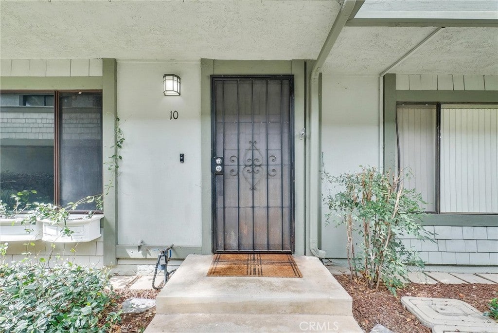 229 W Wilson Street 10