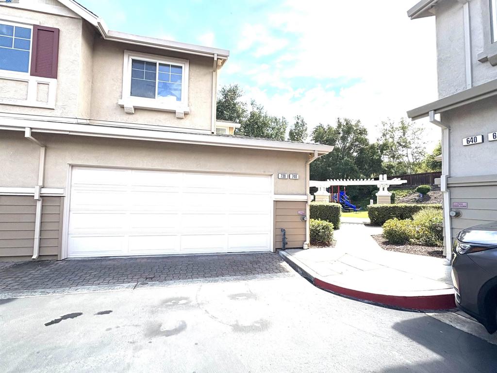 Charming 3-Bedroom, 2.5-Bathroom Home in Prime San Ramon Location** Welcome to this beautifully maintained 3-bedroom, 2.5-bathroom home offering 1,656 sq ft of comfortable living space. Situated in a peaceful neighborhood, this home is just steps away from a lovely park within the complex, providing the perfect blend of convenience and tranquility. The spacious interior features a bright and open floor plan, with ample natural light throughout. The large kitchen opens to the family room, making it ideal for both everyday living and entertaining. The generous master suite includes an en-suite bath, while the additional bedrooms offer plenty of space for family or guests. Enjoy the ease of a 2-car garage and low-maintenance yard, while being close to shopping, dining, and top-rated schools. This home combines modern comforts with a fantastic location—don't miss out!