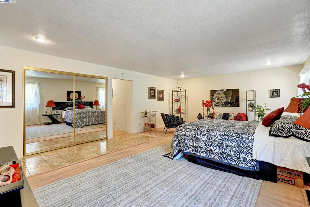 COLLEGE DISTRICT - Residential