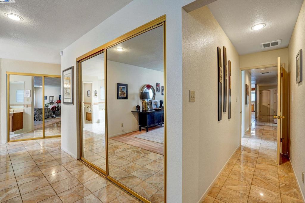 COLLEGE DISTRICT - Residential