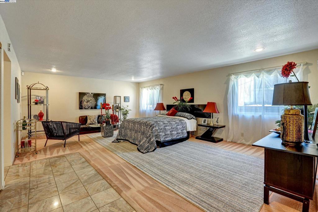 COLLEGE DISTRICT - Residential