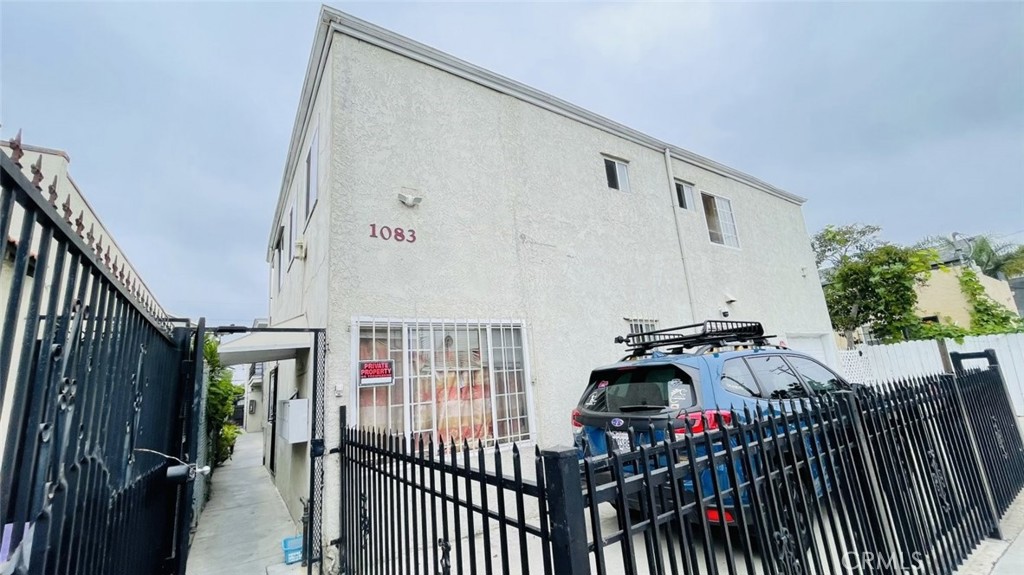 1083 Gaviota Avenue