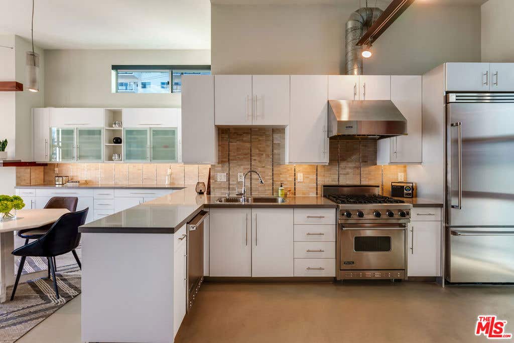 Photo of 1152 N La Cienega Boulevard #201, West Hollywood, CA 90069 (MLS # 26851393)