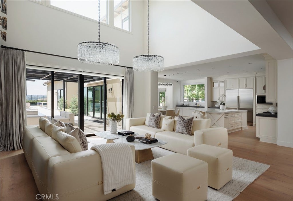 108 Panorama, Irvine CA 92618 - Photo 7