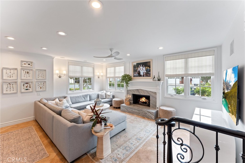 Huntington Beach, California, 92648, United States, 4 Bedrooms Bedrooms, ,4 BathroomsBathrooms,Residential,Active,2041783