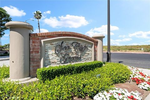 Photo of 6202 Oakbrook Cir, Huntington Beach, CA 92648 (MLS # OC26083650)