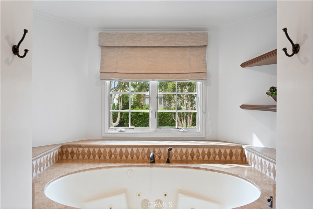 Huntington Beach, California, 92648, United States, 4 Bedrooms Bedrooms, ,4 BathroomsBathrooms,Residential,Active,2041783