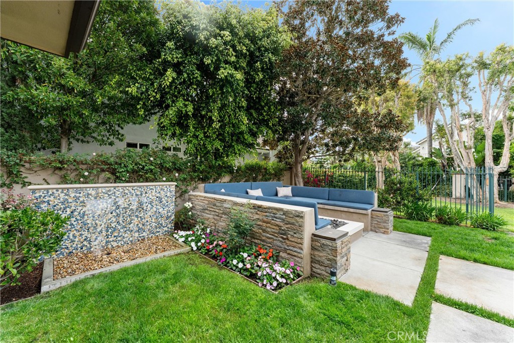 Huntington Beach, California, 92648, United States, 4 Bedrooms Bedrooms, ,4 BathroomsBathrooms,Residential,Active,2041783