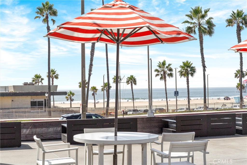 Huntington Beach, California, 92648, United States, 4 Bedrooms Bedrooms, ,4 BathroomsBathrooms,Residential,Active,2041783