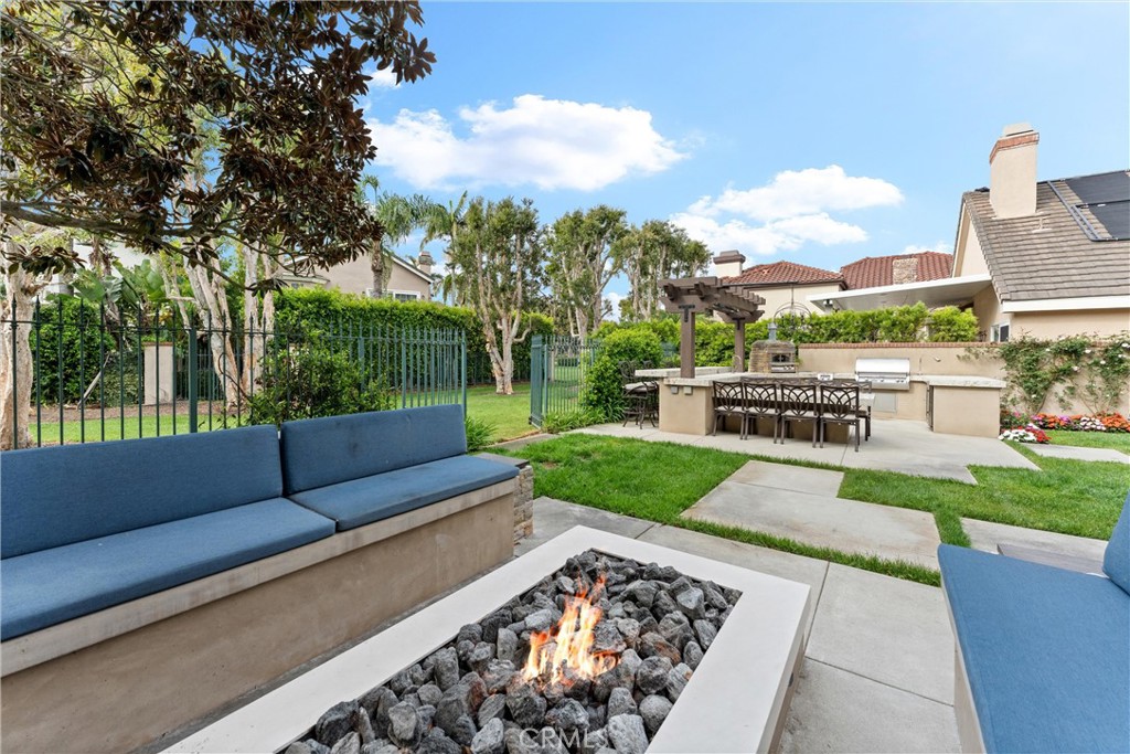 Huntington Beach, California, 92648, United States, 4 Bedrooms Bedrooms, ,4 BathroomsBathrooms,Residential,Active,2041783