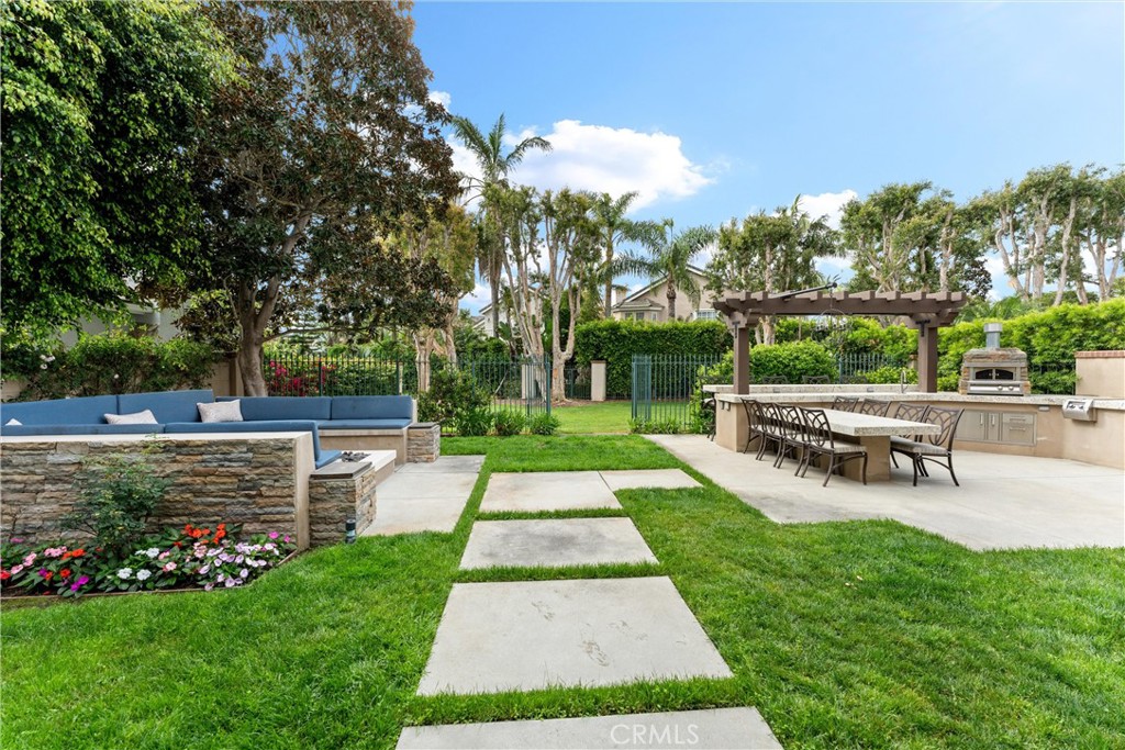Huntington Beach, California, 92648, United States, 4 Bedrooms Bedrooms, ,4 BathroomsBathrooms,Residential,Active,2041783