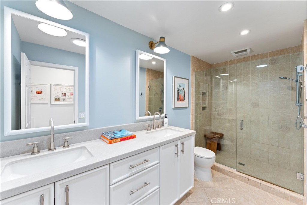 Huntington Beach, California, 92648, United States, 4 Bedrooms Bedrooms, ,4 BathroomsBathrooms,Residential,Active,2041783