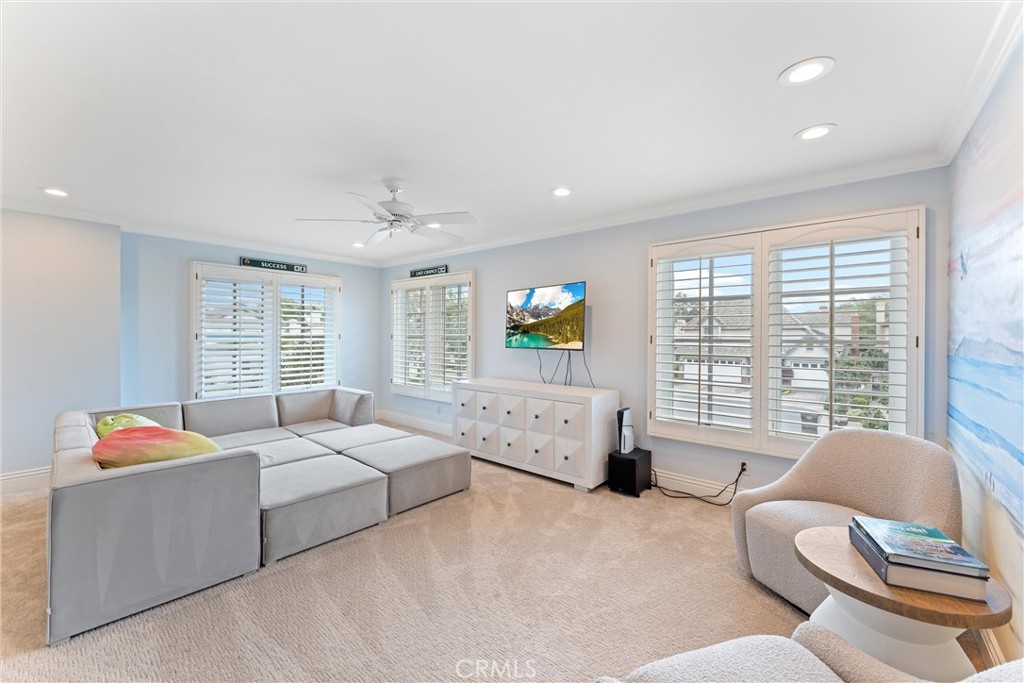Huntington Beach, California, 92648, United States, 4 Bedrooms Bedrooms, ,4 BathroomsBathrooms,Residential,Active,2041783