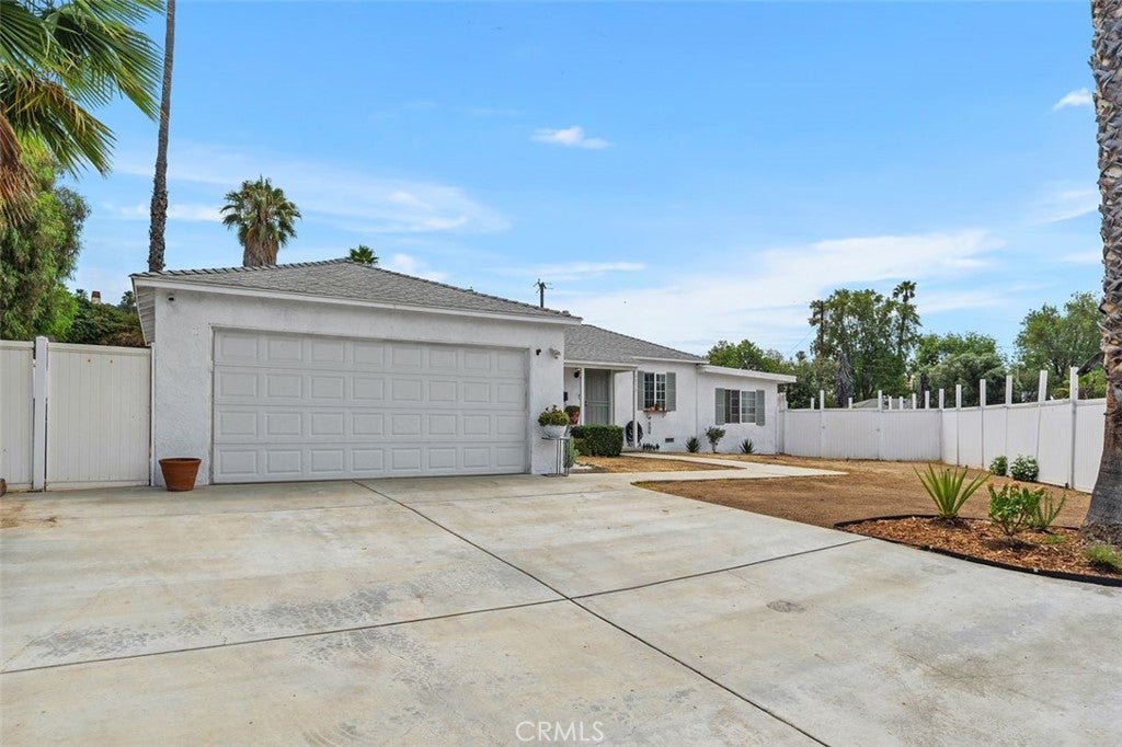 6050 Colonial