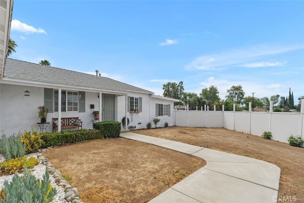6050 Colonial