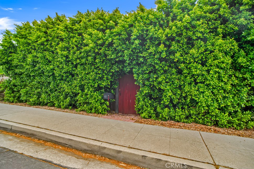 17450 Devonshire Street