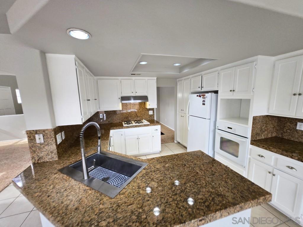 2517 Whispering Palms Loop