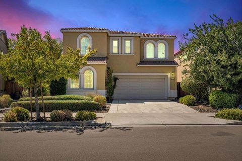 Photo of 1798 Ponderosa Drive, Tracy, CA 95376 (MLS # ML82030181)