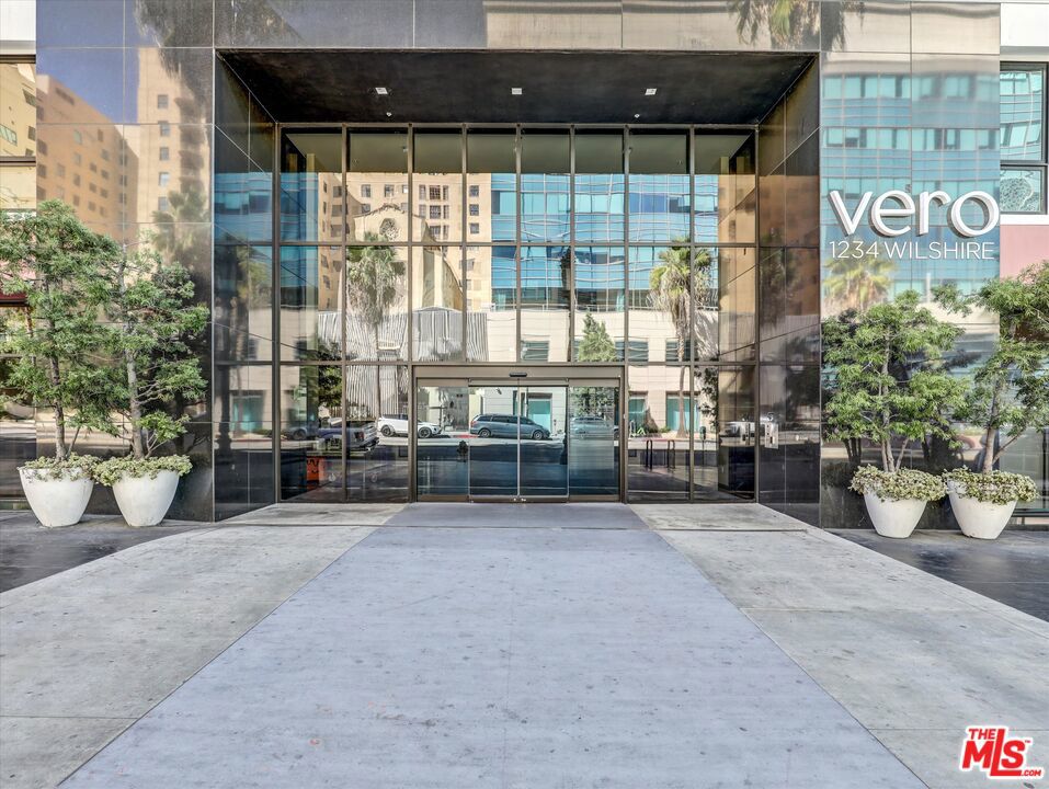 1234 Wilshire Boulevard 118