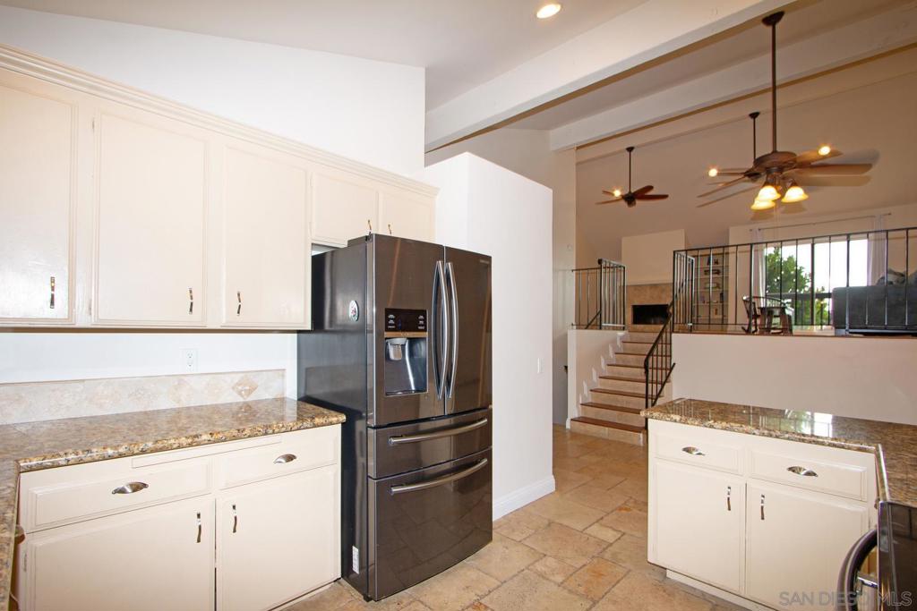 31948 Del Cielo Este 7