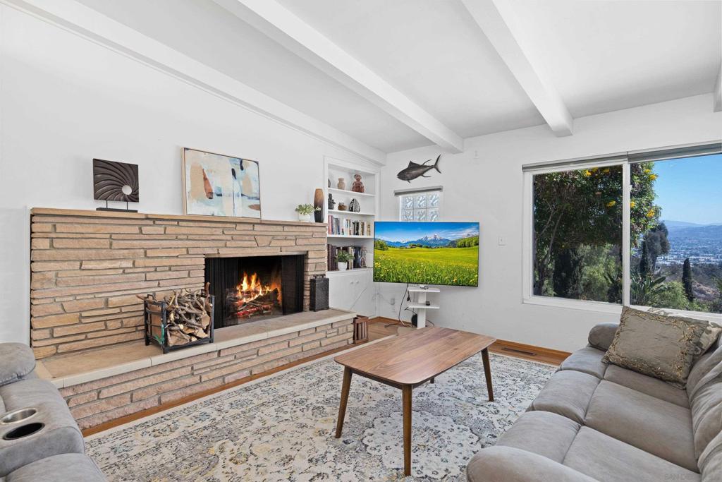 777 Hacienda Dr