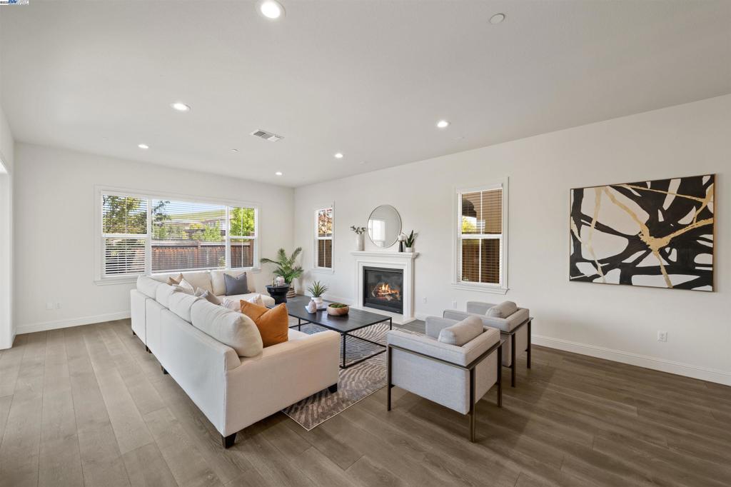 3044 Gritstone Street