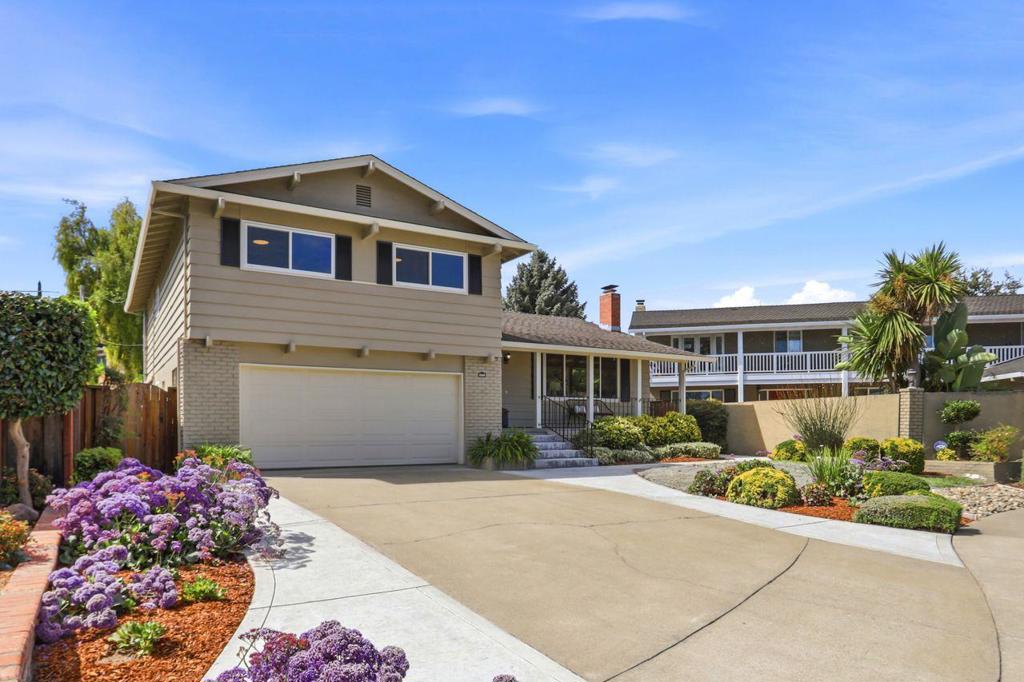 880 Lansdown Court