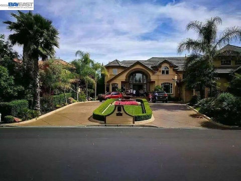 Photo of 3511 Country Club Pl PL, Danville, CA 94506 (MLS # 41147284)