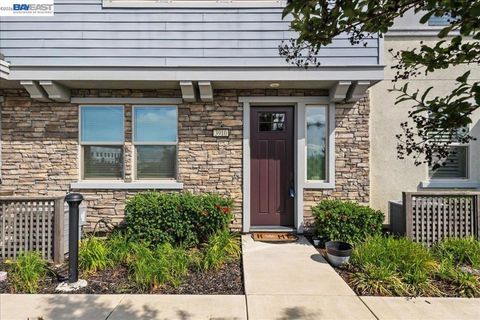 Photo of 3910 Scottfield St St, Dublin, CA 94568 (MLS # 41130313)