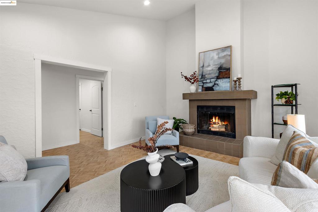 JOAQUIN MILLER - Residential