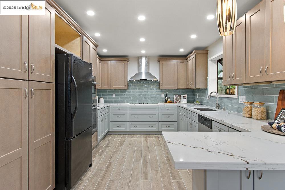 JOAQUIN MILLER - Residential