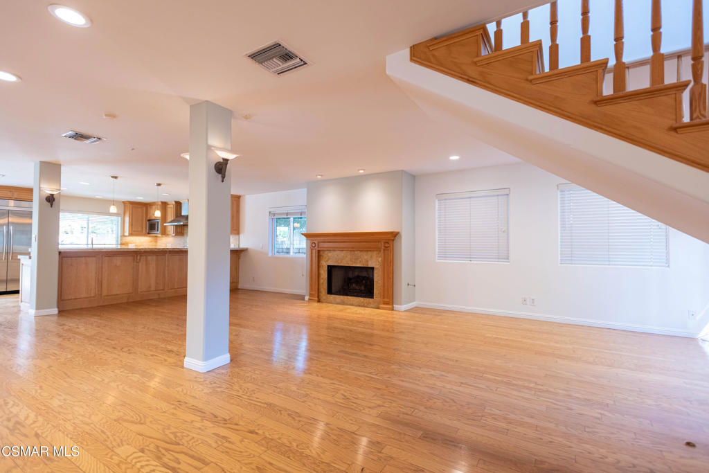 4539 Mammoth Ave Avenue