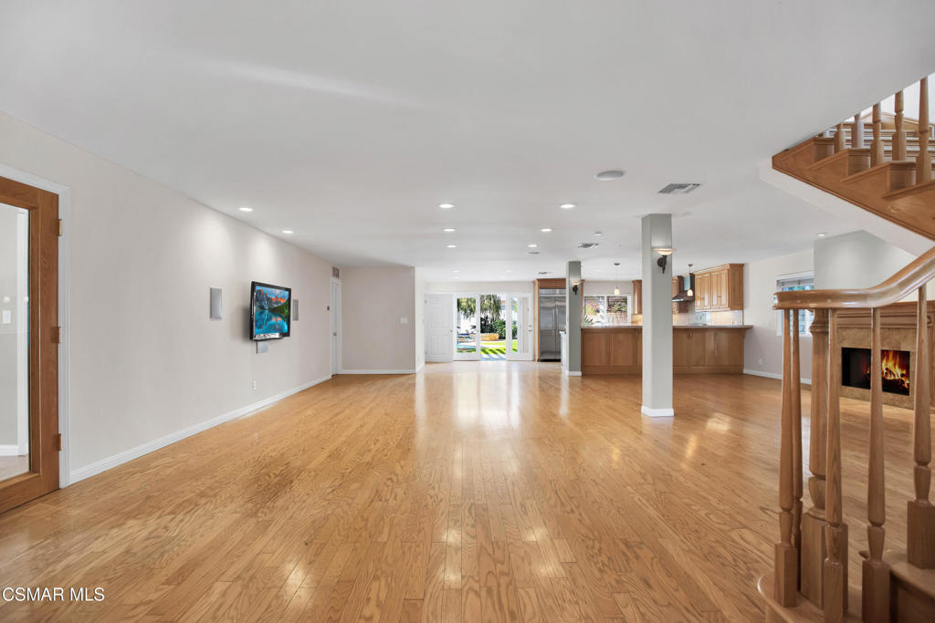 4539 Mammoth Ave Avenue