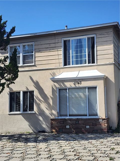 Photo of 11743 Riverside Dr, Valley Village, CA 91607 (MLS # IG26084067)