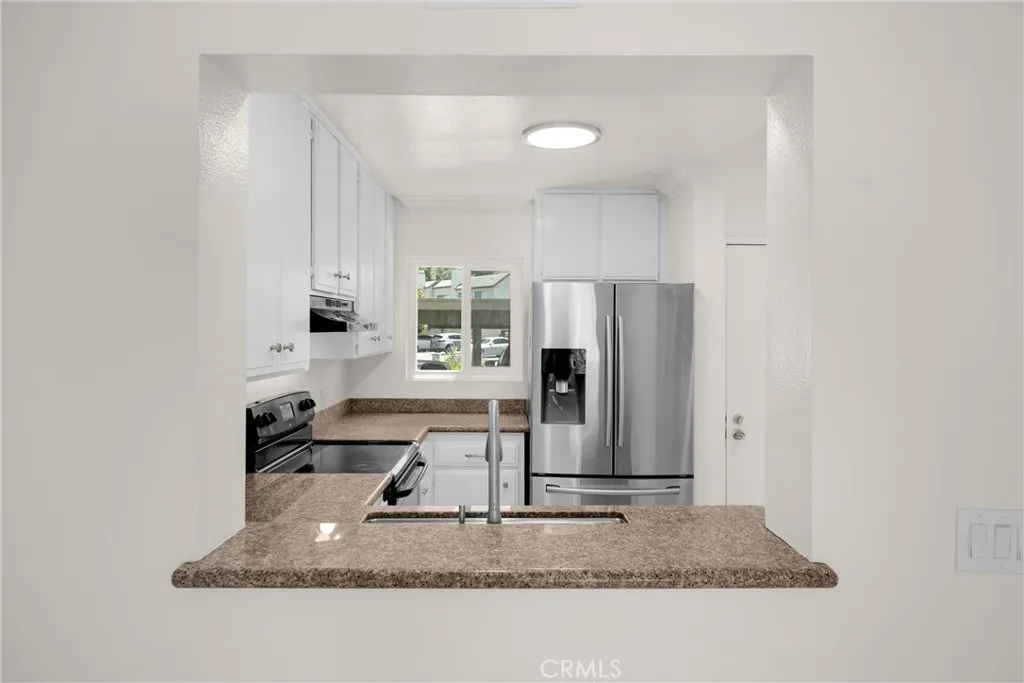 Orange, California 92869, United States, 2 Bedrooms Bedrooms, ,2 BathroomsBathrooms,Residential,Pending,196187