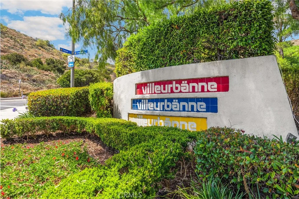 Orange, California 92869, United States, 2 Bedrooms Bedrooms, ,2 BathroomsBathrooms,Residential,Pending,196187