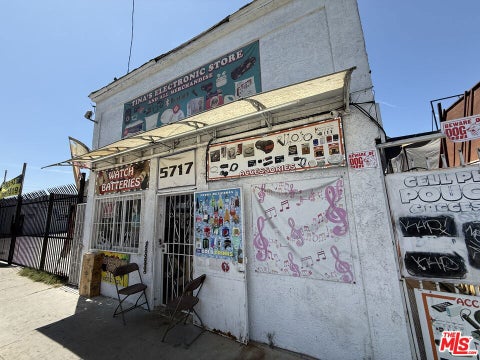 Photo of 5717 S Central Avenue, Los Angeles, CA 90011 (MLS # 26917025)
