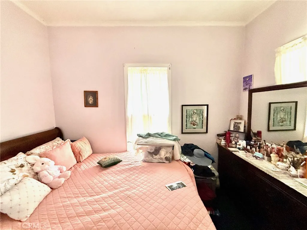 Pomona, California 91768, United States, 2 Bedrooms Bedrooms, ,1 BathroomBathrooms,Residential,Active,235812